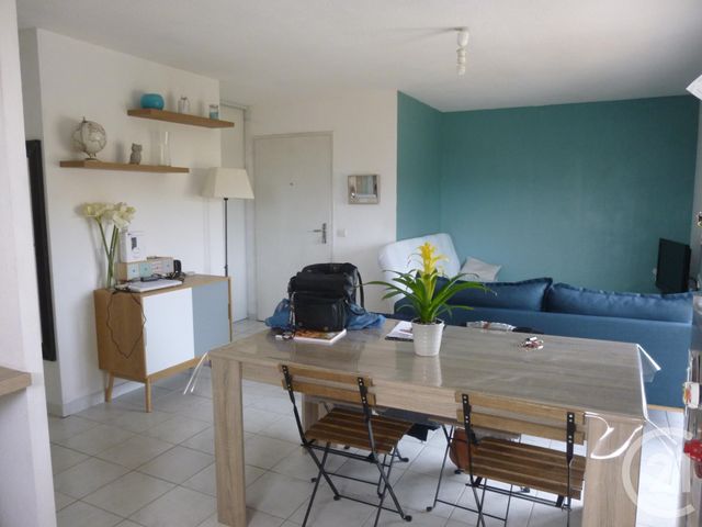 Appartement F3 à louer - 3 pièces - 52.35 m2 - GIGEAN - 34 - LANGUEDOC-ROUSSILLON - Century 21 Védas Immo